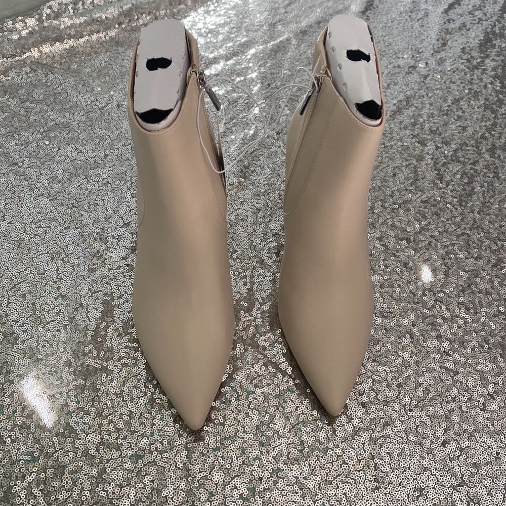 A New Day Women’s Off White Char Heeled Dress Boots Size 8 - Picture 2 of 12